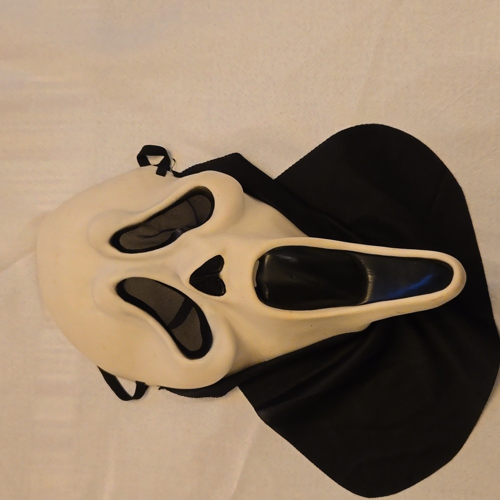 Scream  Ghost Face Easter Unlimited Mask